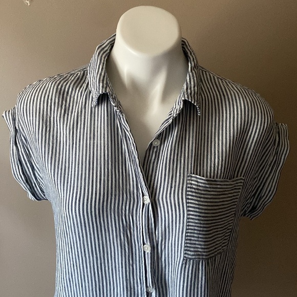 Altar’d Blue Striped Linen Blend Short Sleeve Raw Hem Button Down Blouse Size XS - Picture 3 of 6